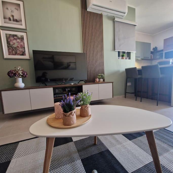 Centrally Located, Well Equipped, Stylish Flat. San Pawl il-Baħar Eksteriør bilde