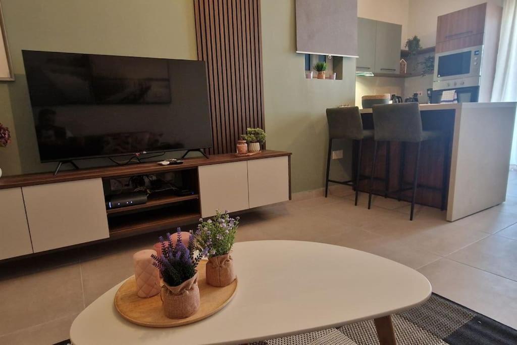 Centrally Located, Well Equipped, Stylish Flat. San Pawl il-Baħar Eksteriør bilde